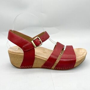 Dansko Womens 39 8.5 Lindsay Wedge‎ Sandals Red Leather Strappy Buckle Comfort